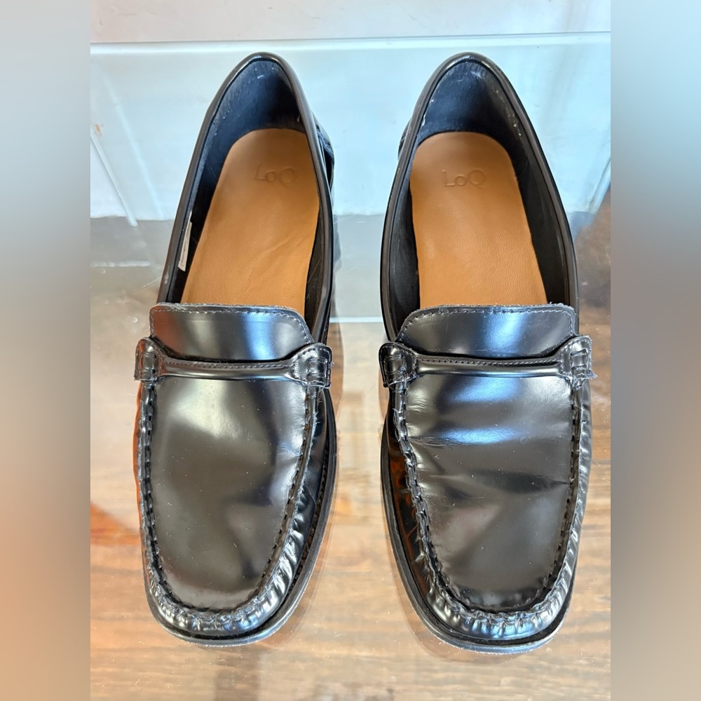 LOQ Women's Black Shiny Leather Loafers / 40